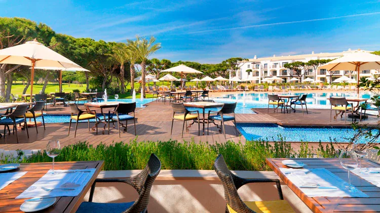 Pine Cliffs Resort